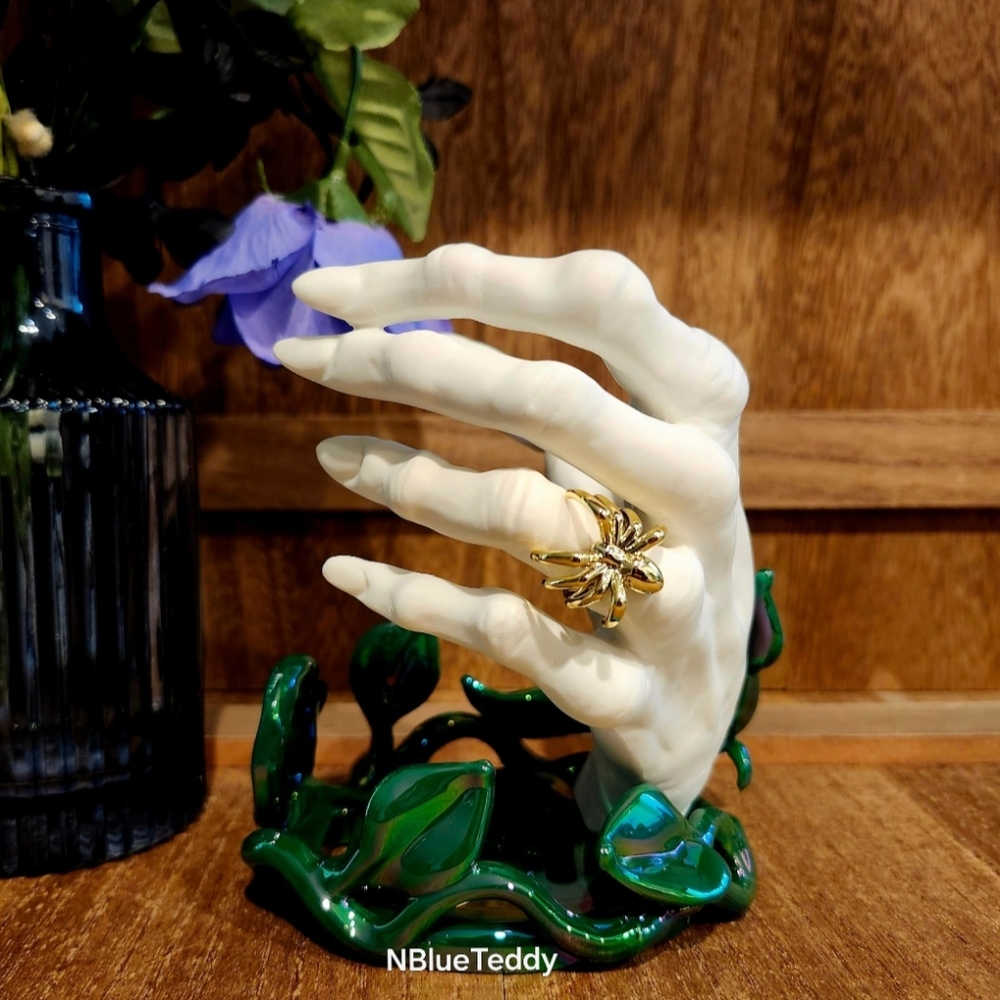 Bath & Body Works Ivy Witch Hand Soap Holder HALLOWEEN (IN ORG BOX & PACKAGING)